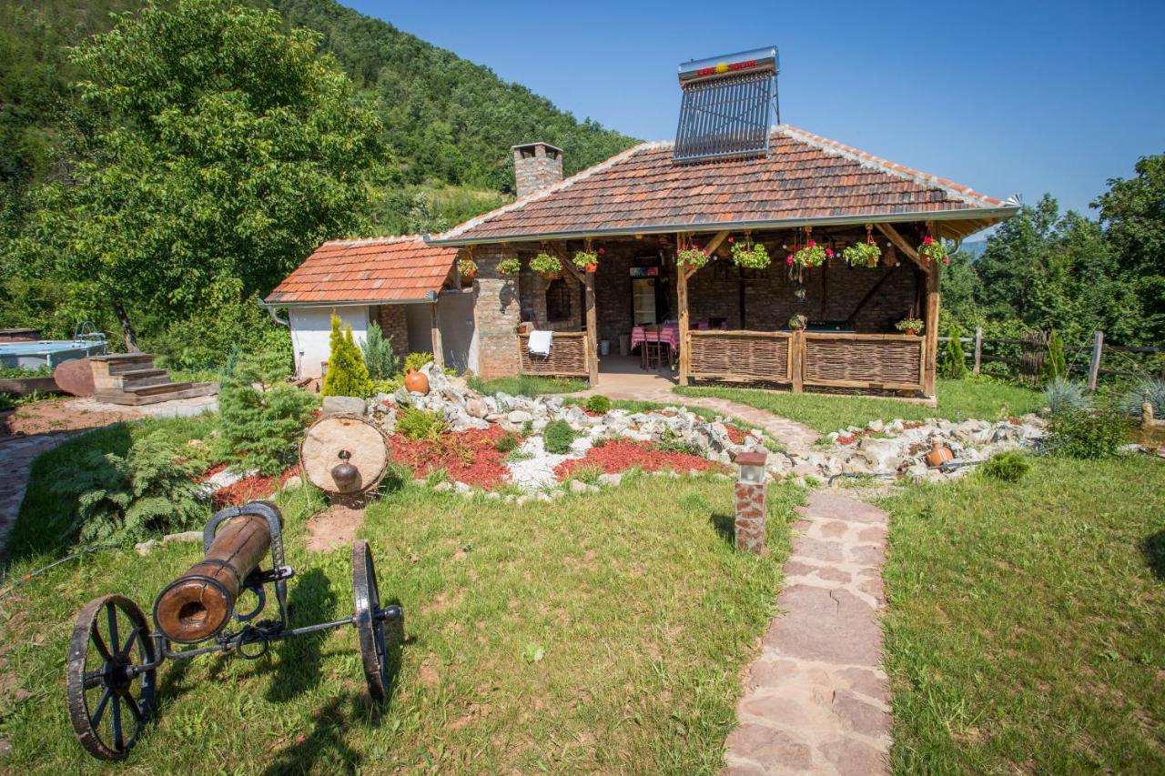 Seosko Domacinstvo „Gabar” Villa Custica Exterior photo